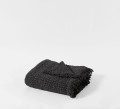 W rozmiarze 125x200 narzuta wystepuje-także-z frędzlami-kolor-Antracyt-E28933-kolekcja-Favo-Design-1-VitalHome.jpg