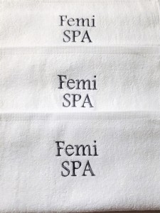 Ręczniki z LOGO białe gładkie 500 g/m2