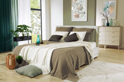 Łóżko-z-narzutą-w-kolorze-Beige-M34276_kolekcja_Favo-Design-VitalHome.jpg