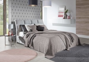 Narzuta na Łóżko FAVO Szara M34303