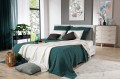 _Łóżko-z-narzutą-w-kolorze-Bottle-Green-E33399_kolekcja_Favo-Design-VitalHome.jpg