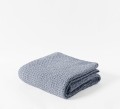 Narzuta-w-kolorze-Azure M30266-kolekcja-Favo-Design-VitalHome.jpg