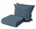 Narzuta-z-poduszkami-w-kolorze-Blue M33001-kolekcja-Favo-Design-VitalHome.jpg