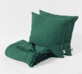 Narzuta-z-frędzlami_i-poduszkami-w-kolorze-Bootle-Green-E33399-kolekcja-Favo-Design-VitalHome.jpg