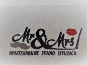 Ręcznik z logo 70x140 cm biały gładki 500 g/m2